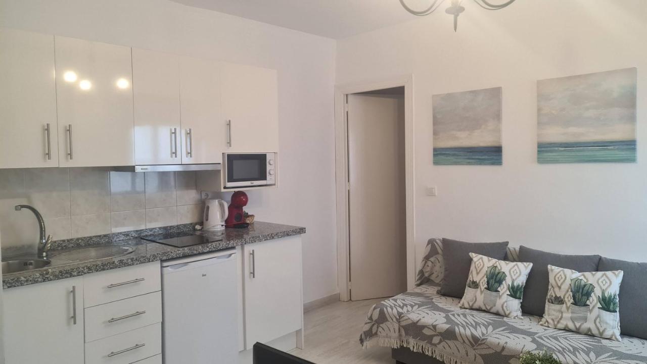 Apartamentos El Barrio Nerja Bagian luar foto