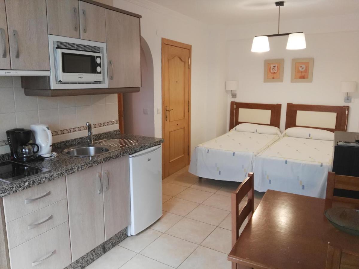 Apartamentos El Barrio Nerja Bagian luar foto