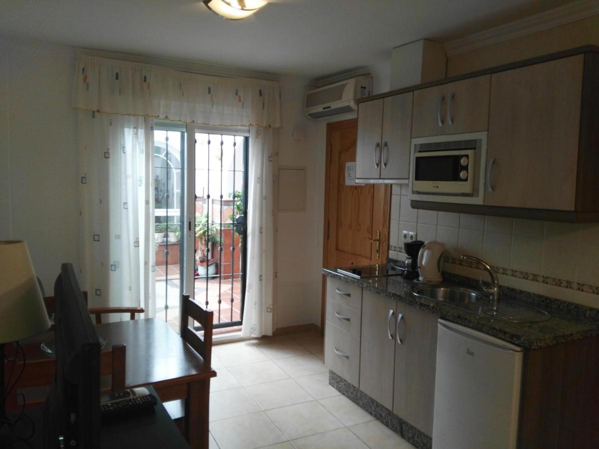 Apartamentos El Barrio Nerja Bagian luar foto