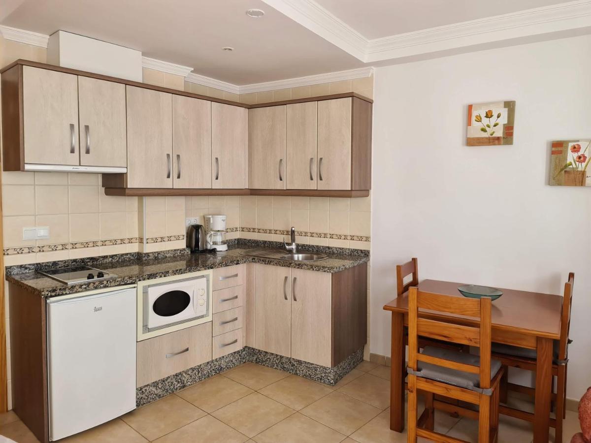 Apartamentos El Barrio Nerja Bagian luar foto